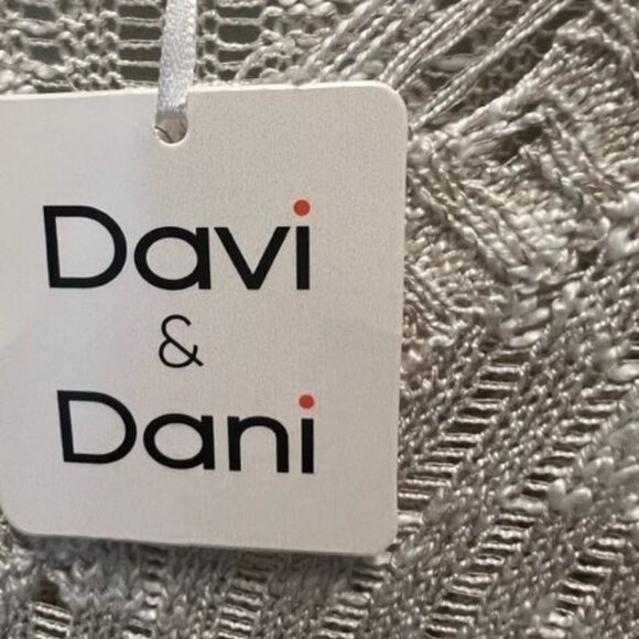 Davi & Dani Womens Distressed V-Neck Sweater Acrylic/Polyester Beige open knit - Picture 7 of 10